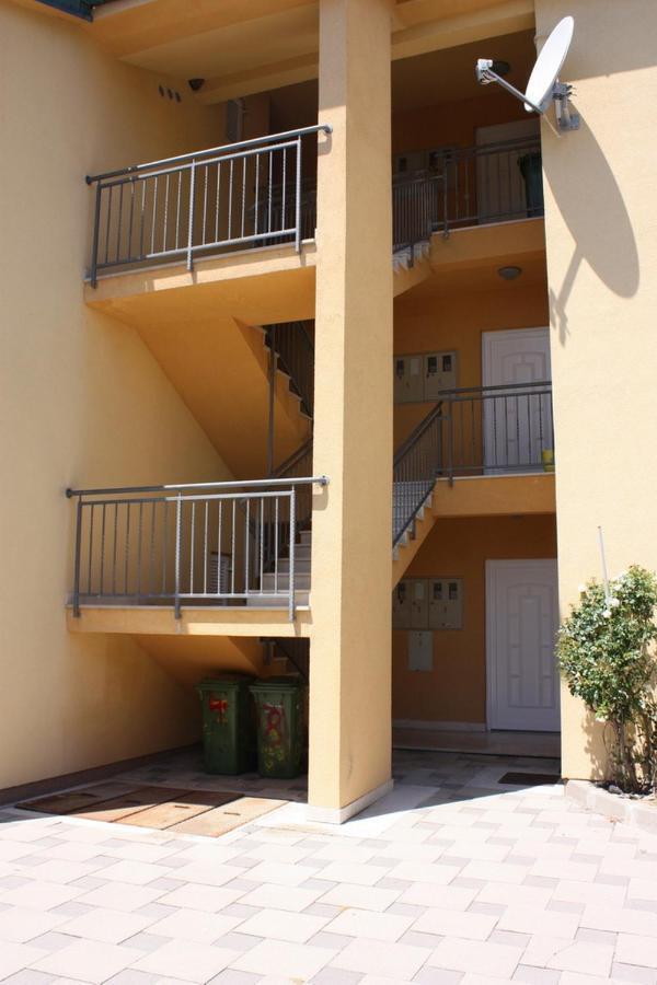 Apartments Jtv Simuni Kolan Extérieur photo