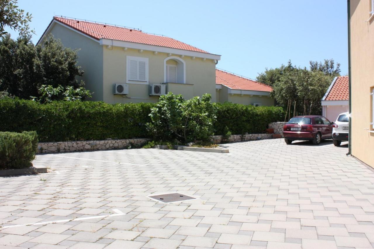 Apartments Jtv Simuni Kolan Extérieur photo